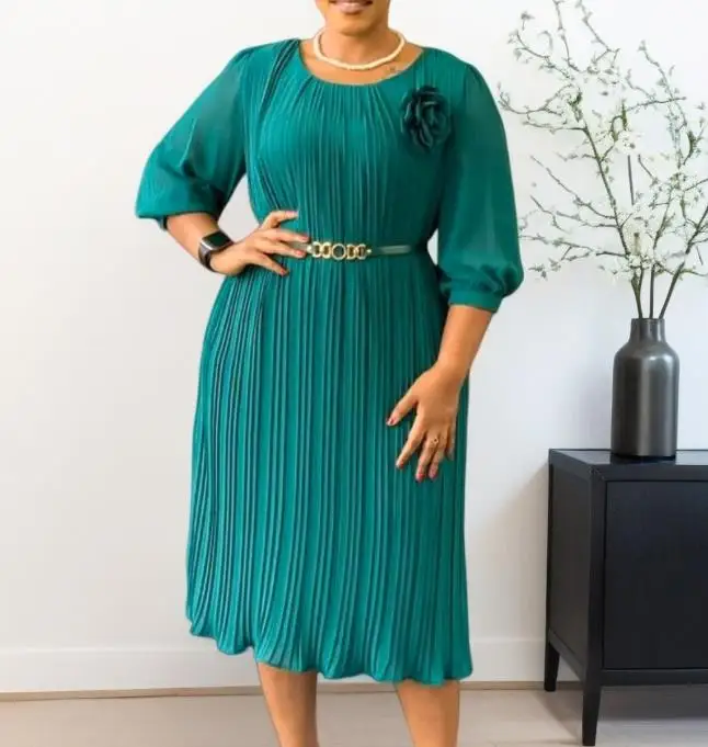 

Elegant Women's Dress with Spring Temperament, Slim Fit Round Neck, Pleated Applique Waistband Design Suitable for Banquets