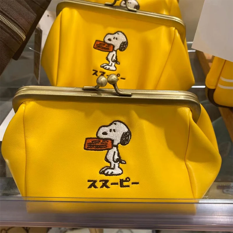 Anime Snoopy Magnetic Buckle Wallet Fashion Leather Clip Yellow Card Bag Handheld Bag with Zipper British Simple and Cute Girl