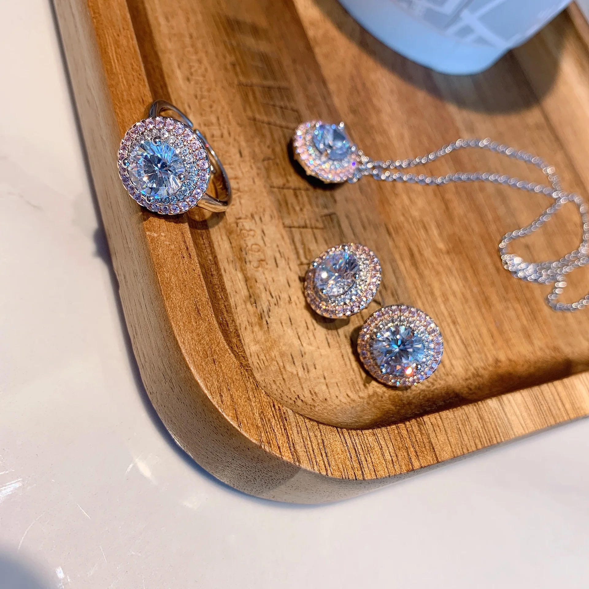 Round High Quality Crystal Zircon Engagement Ring Earring Necklace Simple and Stylish Woman Jewelry Wedding Anniversary Gift
