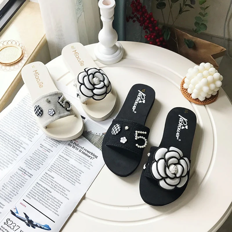 luxury camellia decoration slippers women flat heel beach sandals pearl number slides summer shoes woman flower rivet flip flops