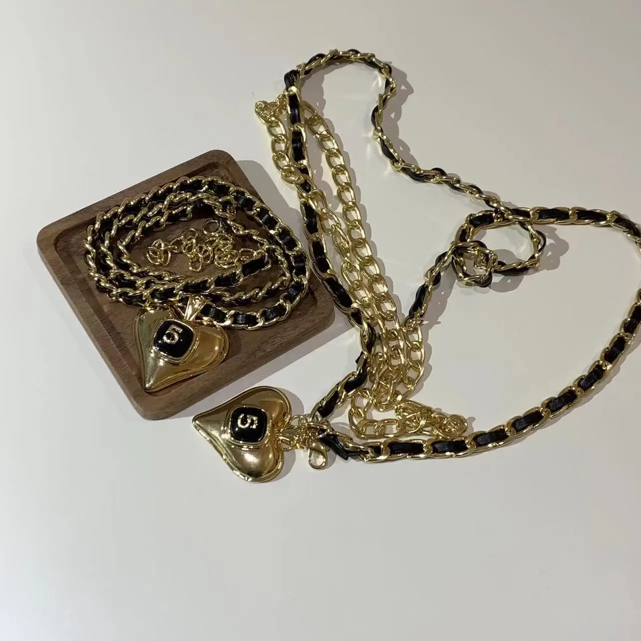 Designer Pu Letter Chain Belts Women High Quality Luxury Jewelry Party Gift