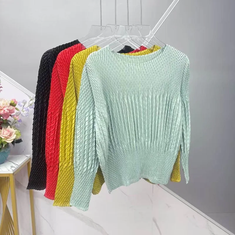 

Женская плиссированная футболка Miyake с длинным рукавом, весна 2025, новая коллекция, однотонная, премиум-класса, комфортная, с круглым вырезом, универсальная, повседневный стиль, свободный крой