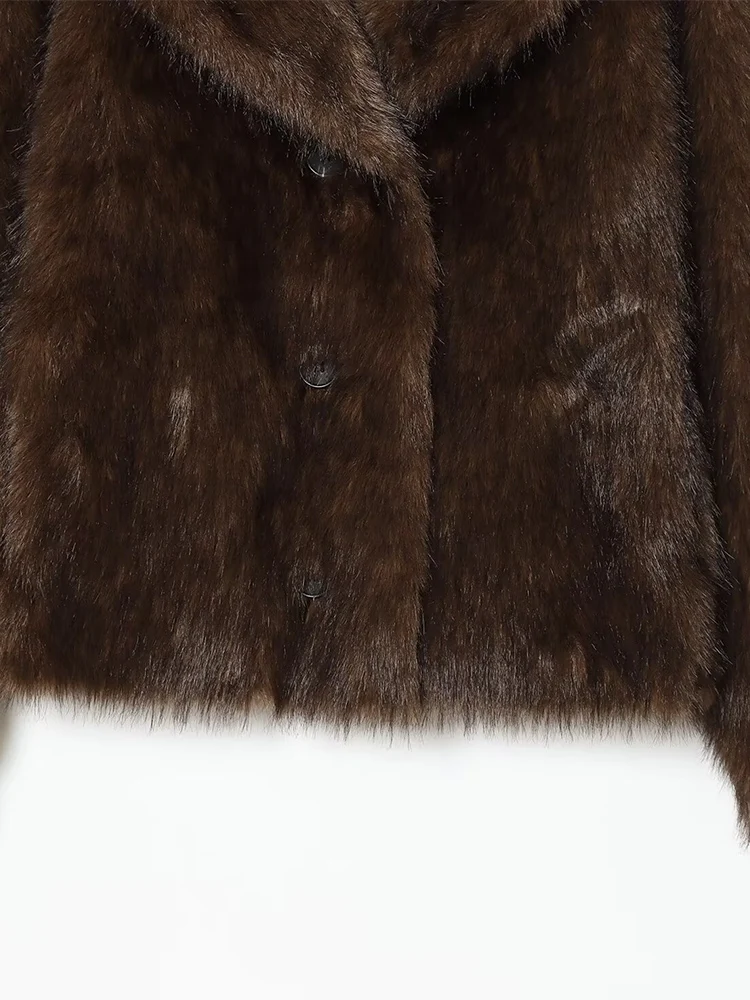 European and American style 2025 winter new women's clothing, fashionable and trendy reversible faux fur effect jacket.