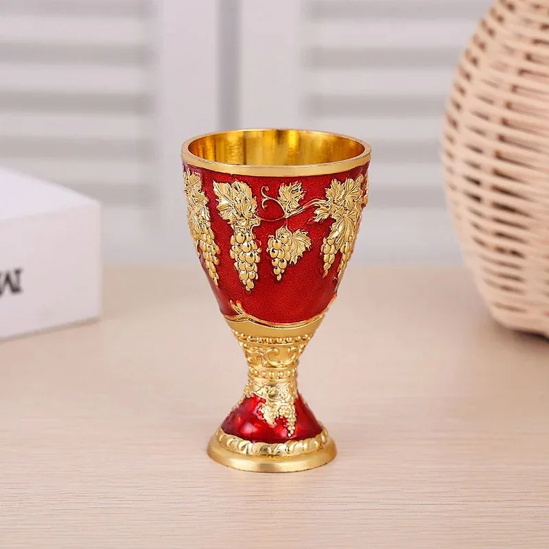 European Style Wine Glasses Vodka Goblet Red Liquor Glass Spirits Cup Retro Alloy Mini Wedding Chalices 30ml Drinkware Tableware