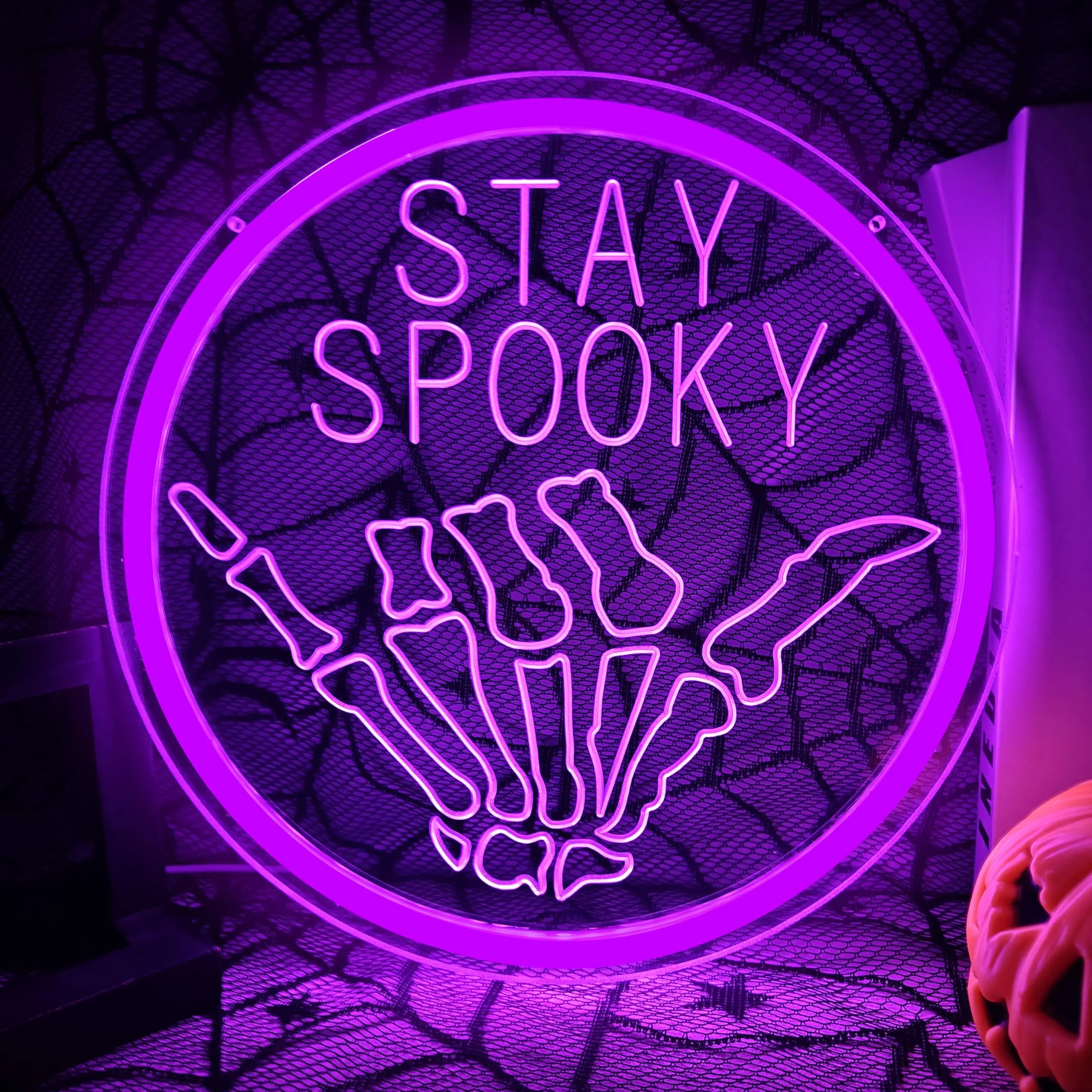 Hanging Skull LED Neon Sign Halloween Stay Spooky Wall Decor for Bedroom Game Room Man Cave Party