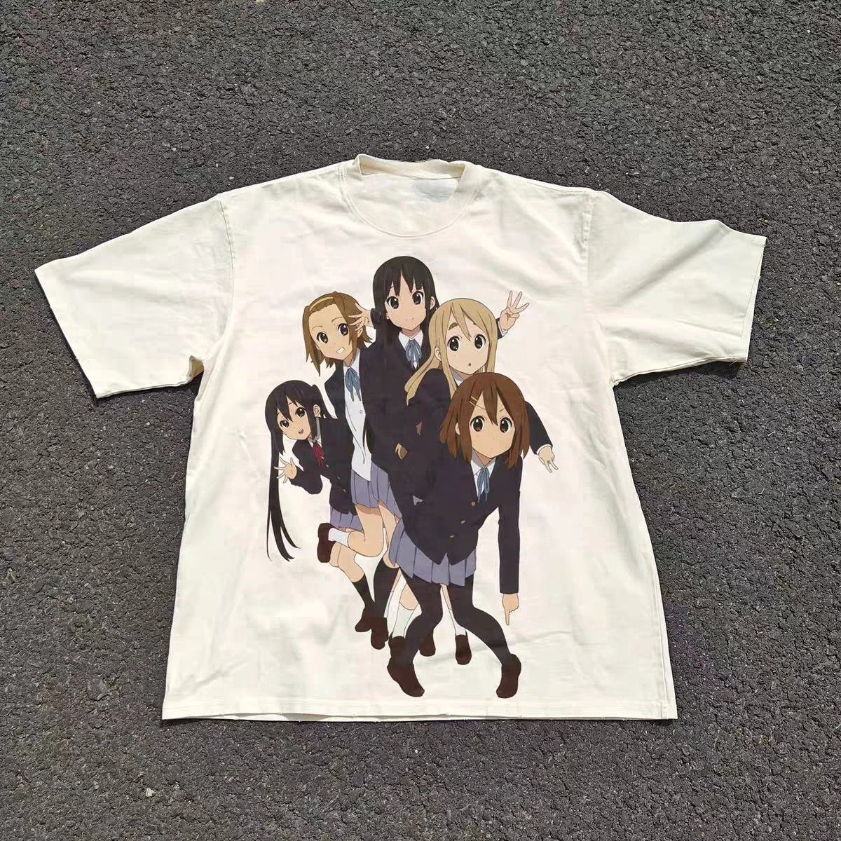 

2026 K-On Five Girls School Uniform Group Anime Print T-shirt Off White Oversized Cotton Casual Tee For Anime Fans