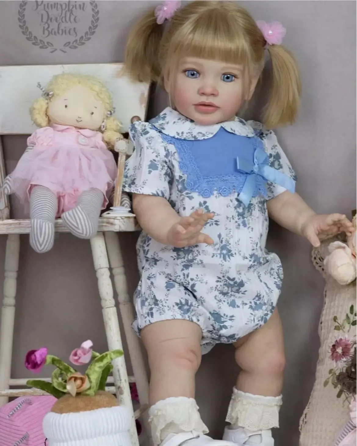 SINO-BB personalizado liited fornecimento 26 polegadas reborn bebê pippa aready boneca terminada com cabelo enraizado à mão vestido diferente