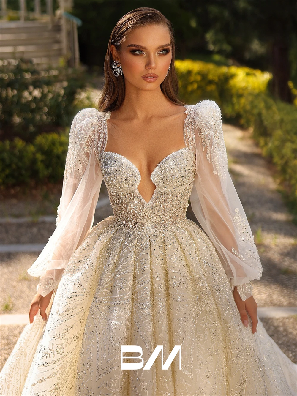 

Exquisite Embroidery Beaded Wedding Dress for Women Long Sleeves Ball Gown Bride Dresses Luxury Women Bridal Wed Gown