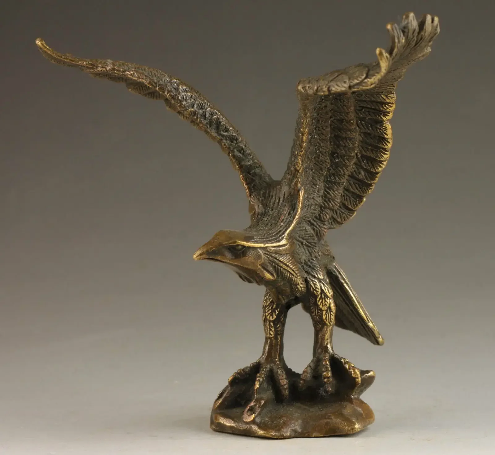 

Collection Chinese Brass Carved Animal A Great Hawk Spreads Its Wings Exquisite Small Statues Gift