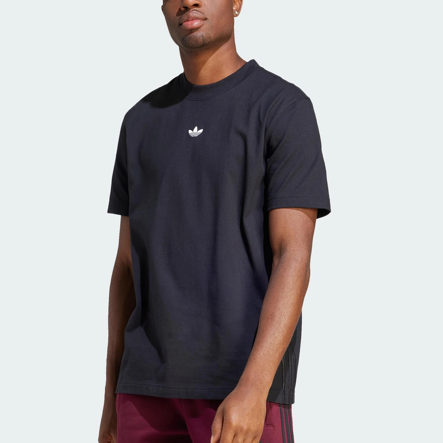 

Оригинальная мужская простая спортивная и повседневная футболка Adidas с круглым вырезом HZ0747