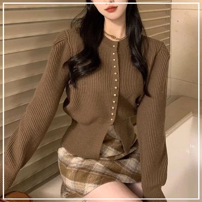 

French Retro Niche Temperament Gentlewoman Cardigan Solid Color Button Slim Commute Long Sleeves Women's Sweater Autumn 2024