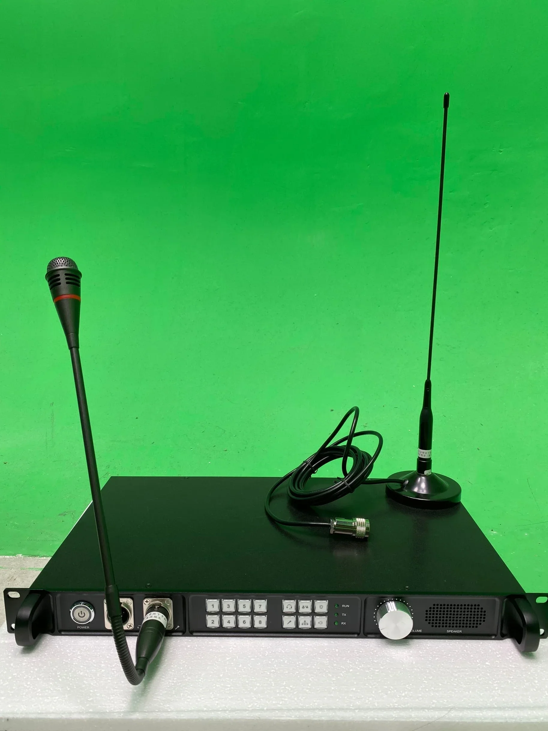 

1 With 8 Wireless Intercom System Remote Headset Wireless Microphone Communication To 2000M Distance