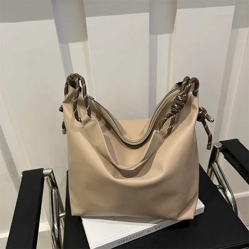

Large Capacity Zipper Retro Shoulder Bags PU Solid Colors Concise 2025 Fashion Bags for Women Casual New Versatile Handbags