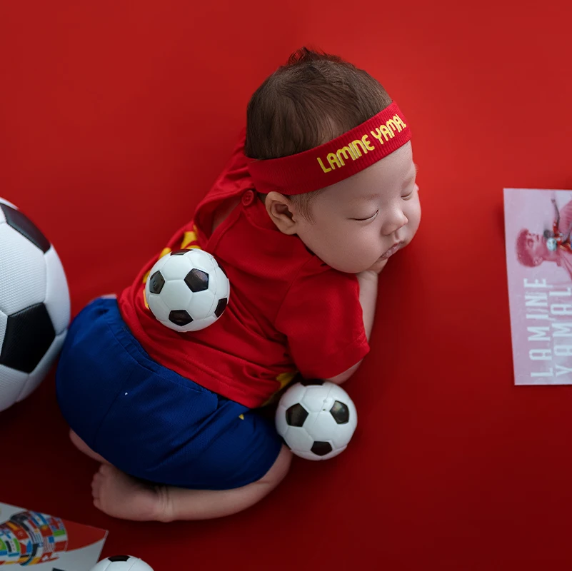 ชุดฟุตบอลเด็กผู้ชายธีมฟุตบอลคัพ 2026 พร้อมที่คาดผม ชุดกีฬาฟุตบอล ชุดถ่ายภาพเด็กแรกเกิด อุปกรณ์ประกอบฉากฟุตบอล