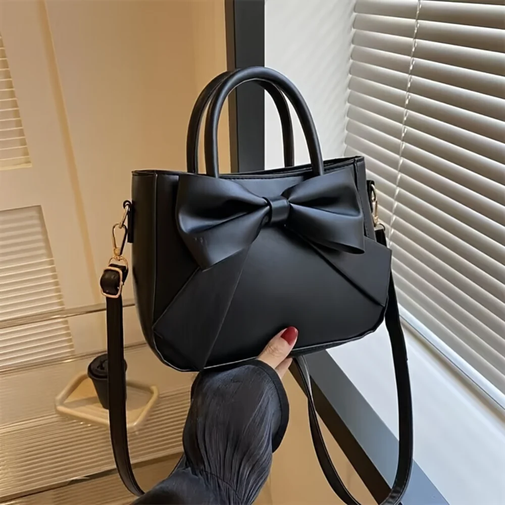 

Stylish Quilted PU Crossbody Bag with Bowknot Detail, Adjustable Strap, Secure Zipper, Polyester Lining - Fashionable Women's Ac
