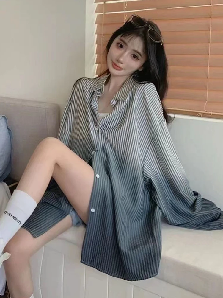 Gradientowa koszula w paski damska Oversize z długim rękawem słodka bluzka koreańska luźna na co dzień kobiece eleganckie topy w stylu vintage