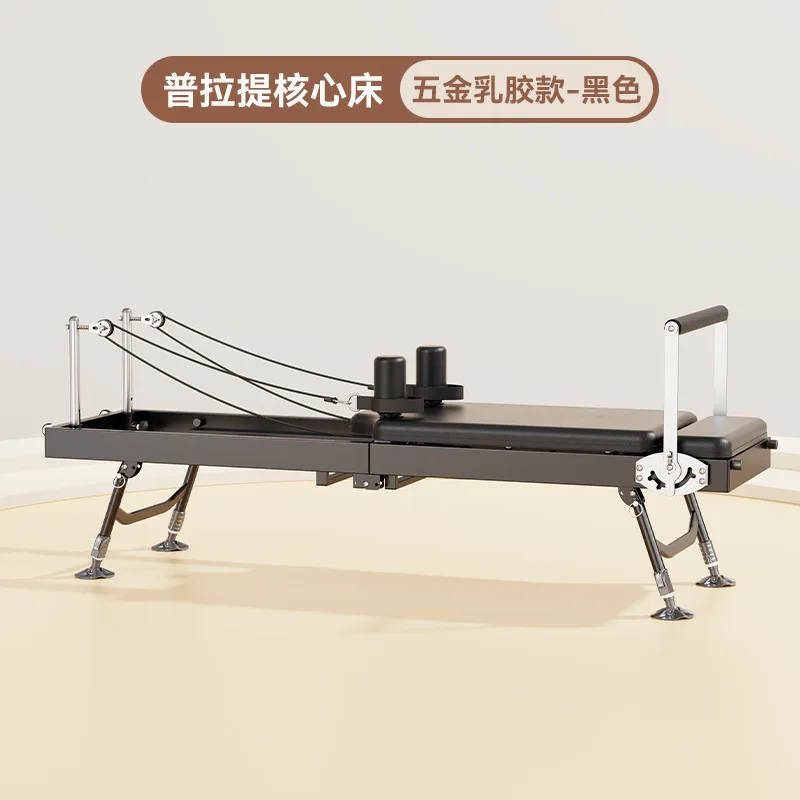 Kerntraining mit großem Ausrüstung, unterstützt durch Yoga und faltbar