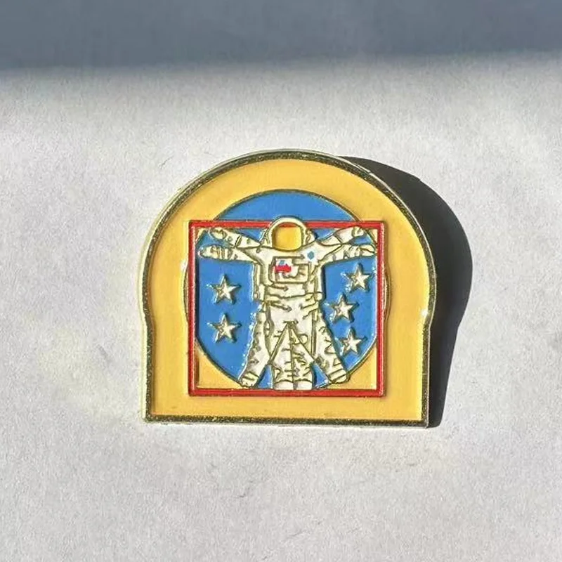 Astronaut Space Travel Brooch Fun Badge Backpack Hat Decorative Brooch Enamel Lapel Pin