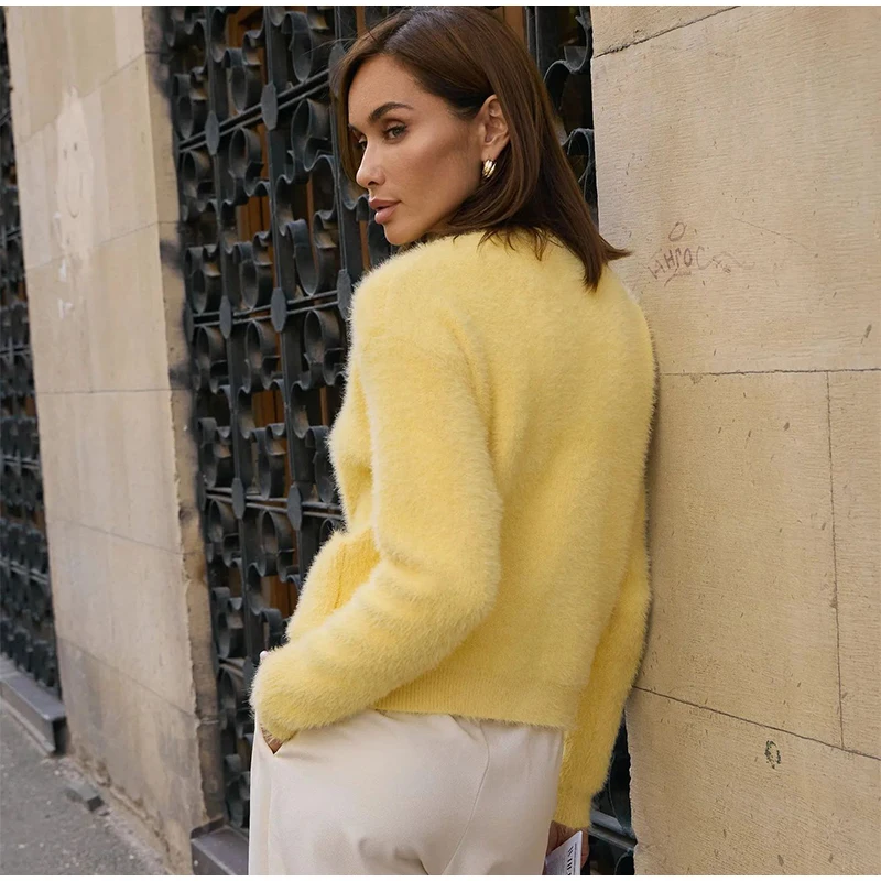 سترة بأحرف صفراء للنساء برقبة دائرية وأكمام طويلة فضفاضة محبوكة سترات نسائية جديدة أنيقة وأنيقة لعطلات الخريف في الشارع #4