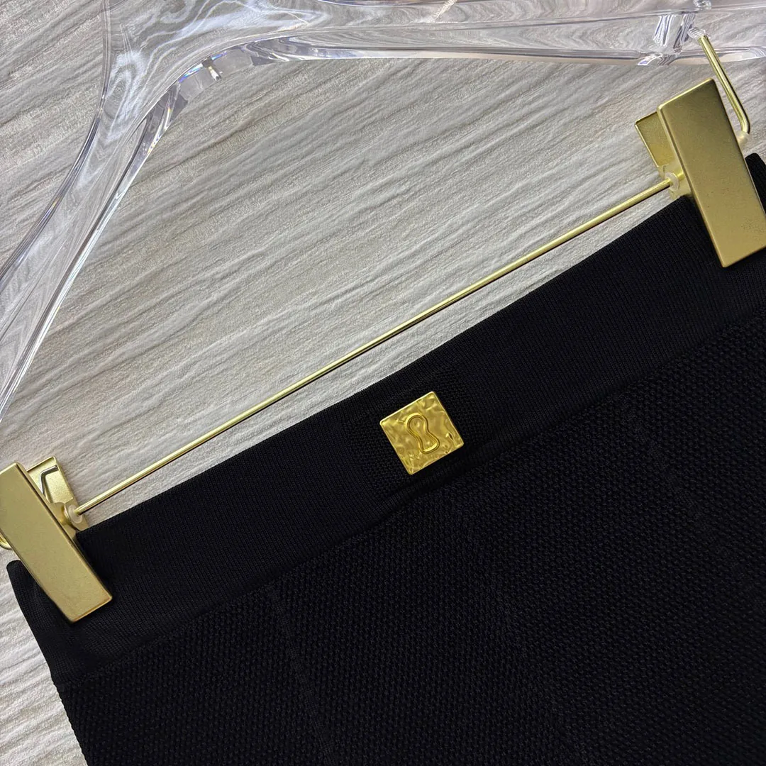 

2025 New Fashion Gold Button Black Knitted Slim Shorts Women Elastic High Waist Vintage All-matched Casual Shorts