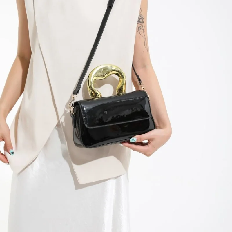 

Spacious Women's Tote Bag With Leather Material Luxury Brand Famous Designer Popular Classic Elegant Handbag