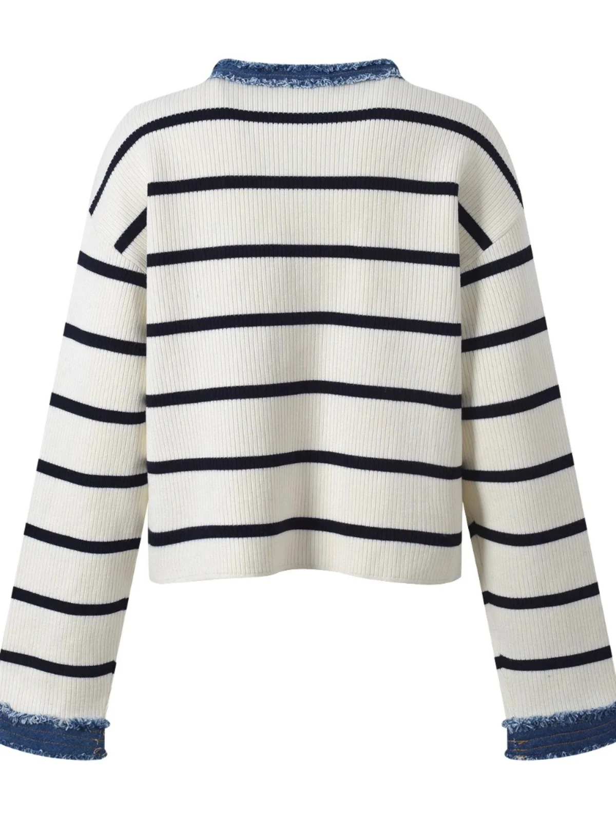 เสื้อคลุมคาร์ดิแกนผู้หญิง สไตล์ลำลอง ผ้าเดนิมผสมผสานลายปะติด แต่งขอบรุ่ย ลายทางถัก  คอลเลคชั่นฤดูใบไม้ผลิ 2025  ทรงหลวม  คอกลมต่ำ