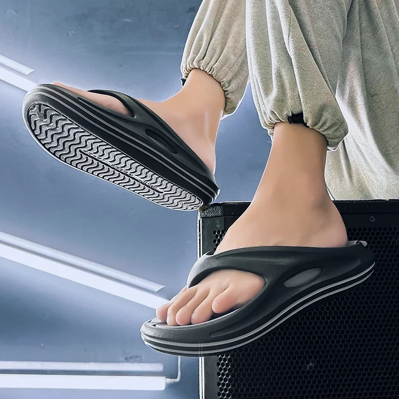 Hohe Qualität Neue Männer Flip-Flops Hausschuhe Outdoor Indoor Strand Sandalen Trend Männer Dicke Sohle Weiche Rutschen Männer Hausschuhe Casual Schuhe