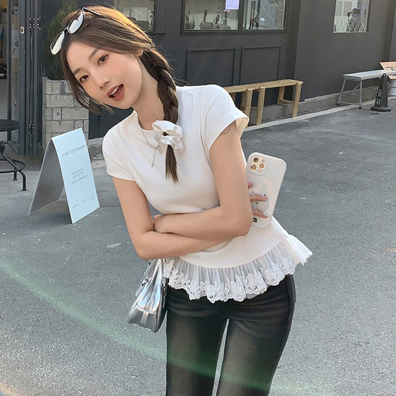 

2025 Short Sleeve White Tshirt Woman Korean Fashiom Slim Fit T Shirts Female Chic Round Neck Lace Patchwork T Shirt Women Summer