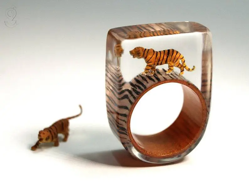 Fun Design Sense Transparent Resin Striped Tiger Ring Men's Unique Jewelry The Most Eye-catching Ring on The Street