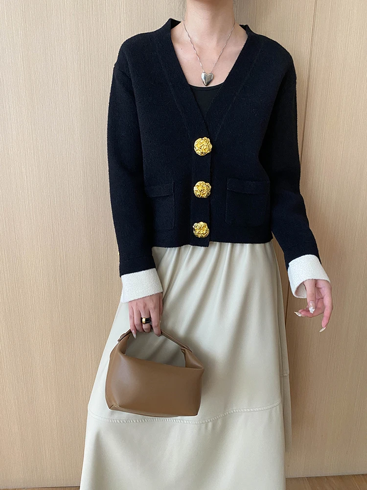 BZVW Fashion Knited Cardigan For Women V-neck Gold Button Solid Color Short Sweater Versatile 2024 Autumn New Clothing 25A8849