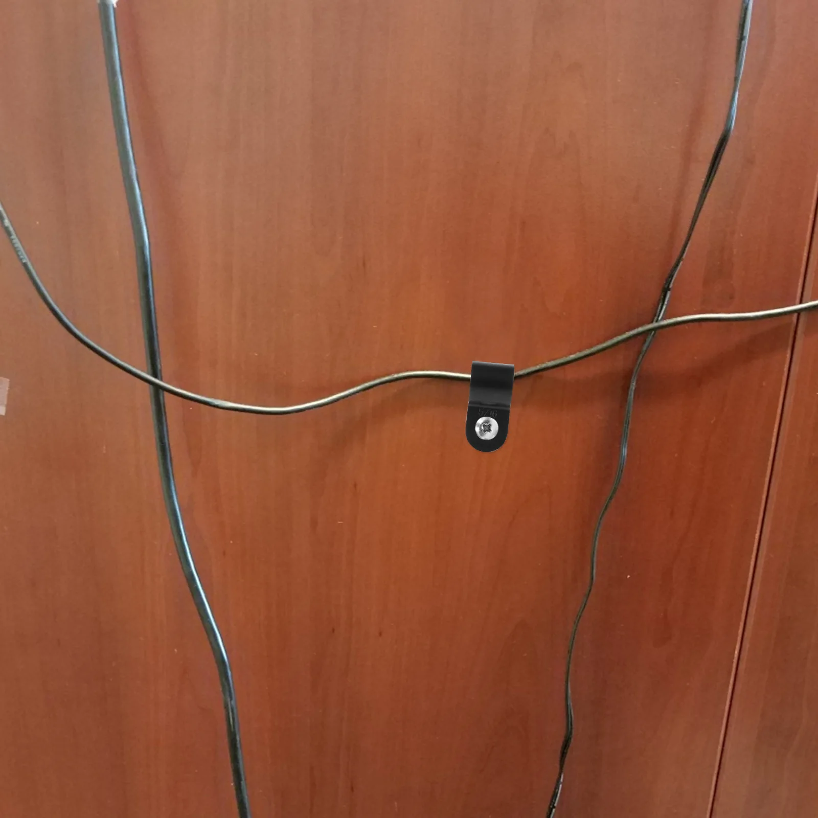 

100Pcs Cord Clip Organizer 7.9mm Heavy Duty Cable Clamps for Wire Holder Indoor Outdoor Rope Light Clips for Christmas Tree