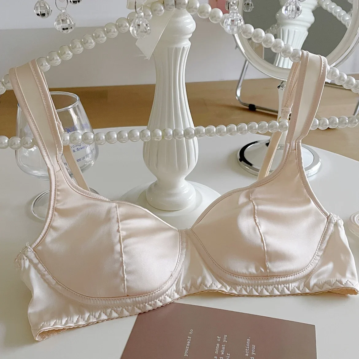 Vintage court satin bra small breast sexy ultra-thin breathable lingerie ladies without steel ring comfortable underwear