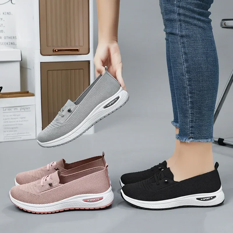 2024 new shallow flat shoes for mothers, lazy people, comfortable and breathable women's fashionable cloth shoes for one step image 2
