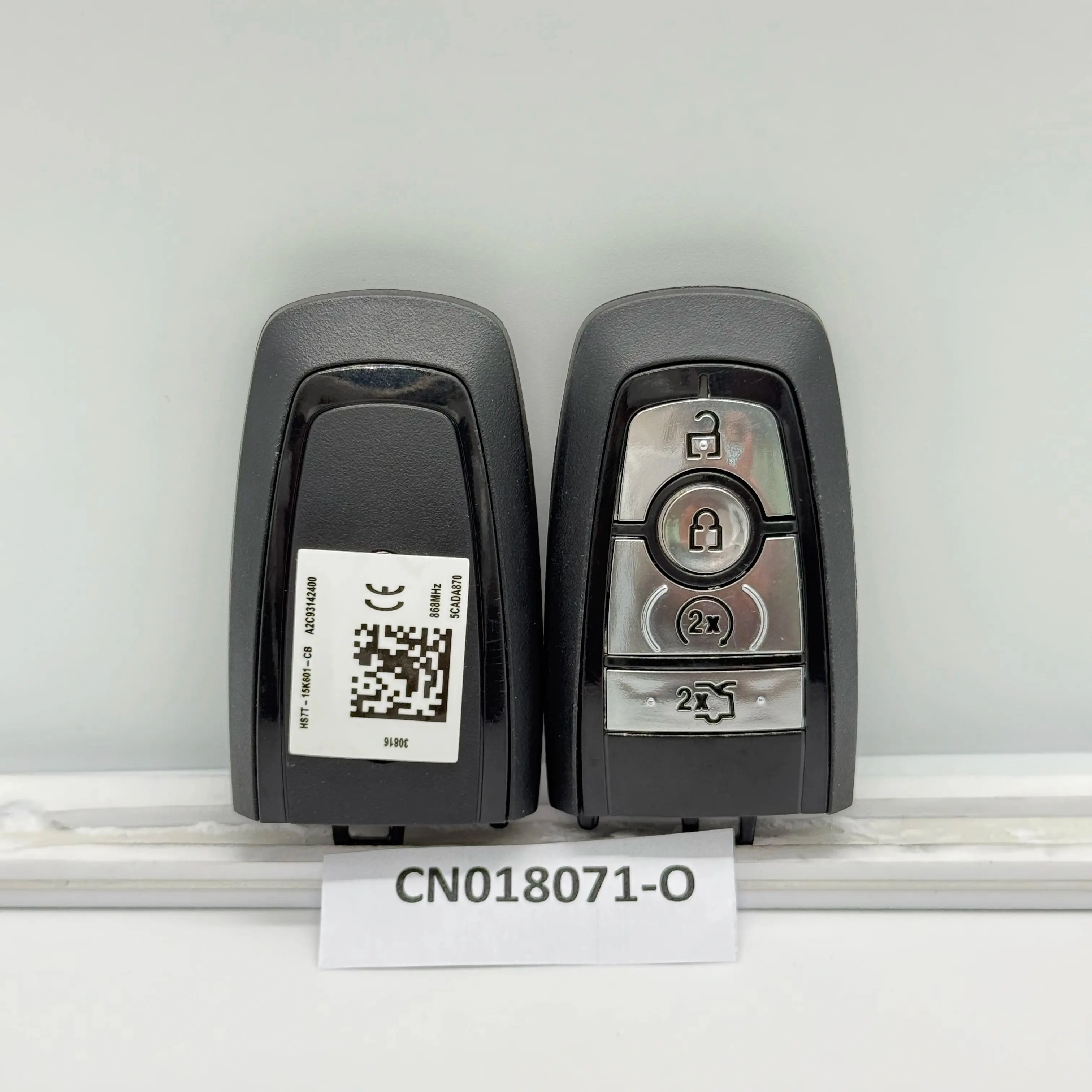 

CN018071 ОРИГИНАЛЬНЫЙ ключ для транспондера Ford частоты 868 МГц HITAG PRO, деталь No HS7T-15K601-CB