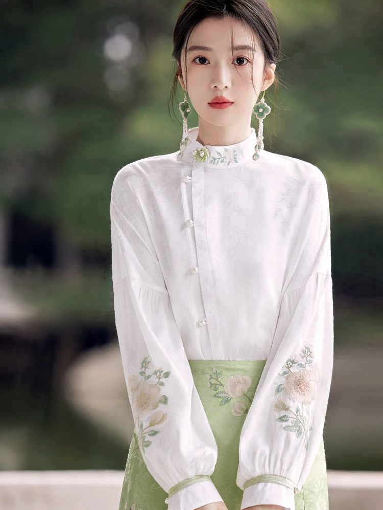 

New Chinese Style Embroidered White Shirt Women's Fashionable Traditional Design Spring Season Loose Fit Long Sleeve Blouse