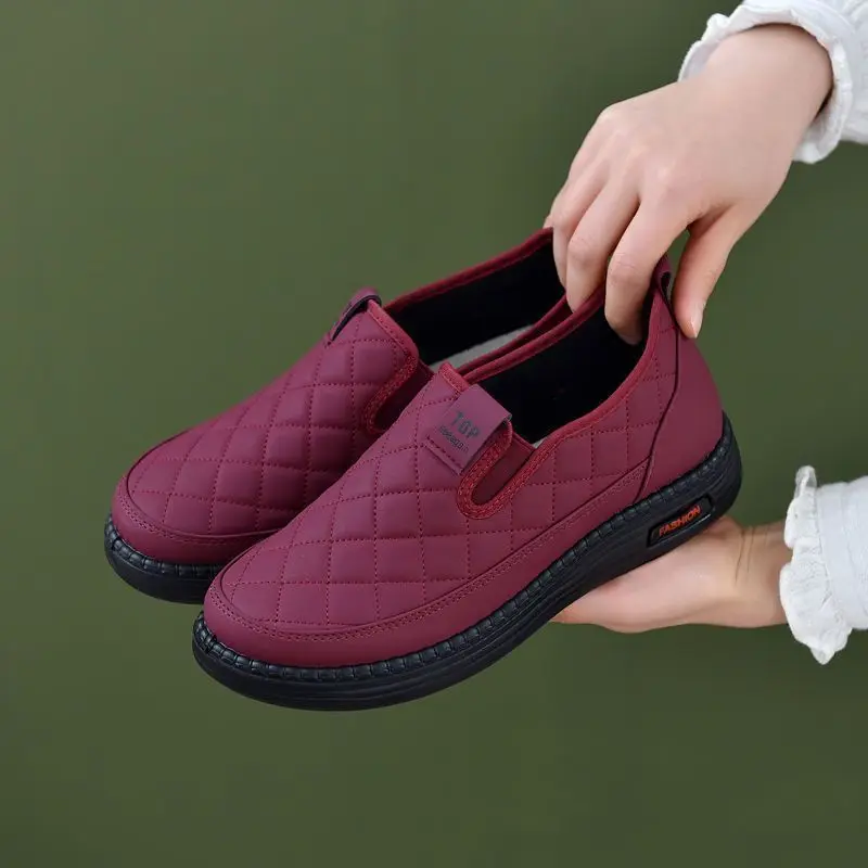 Women Quilted Slip On Loafers Soft Non-slip Flat Shoes Middle Aged Elderly Mom Casual Walking Shoes Comfortable Lazy Shoes