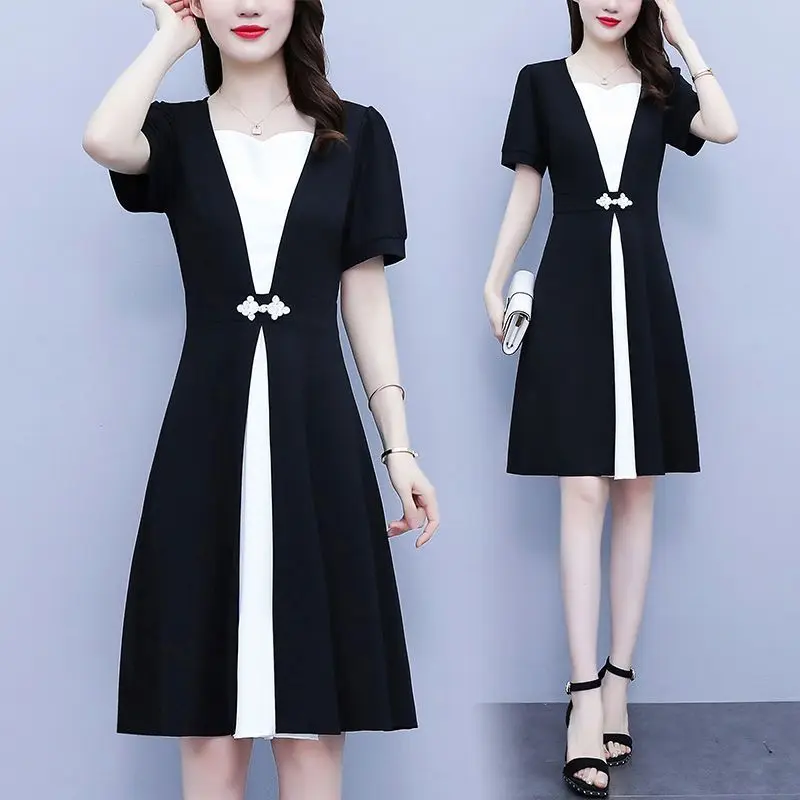 

Korean Commuter 2024 Summer New Women's Contrast Color Square Collar Vintage Pan Button Elegant Slim Short Sleeve Midi Dress