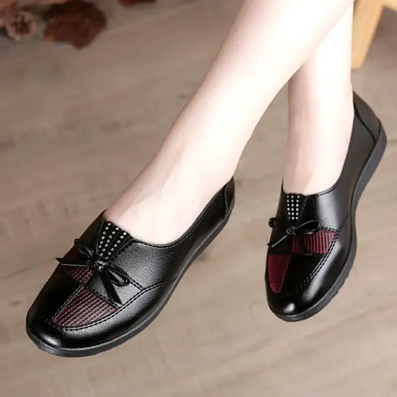 2024 Cheap Shoes Women Leather Flats Female Flats Spring Shoes Classic Women\'s Loafers Casual Leather Shoes