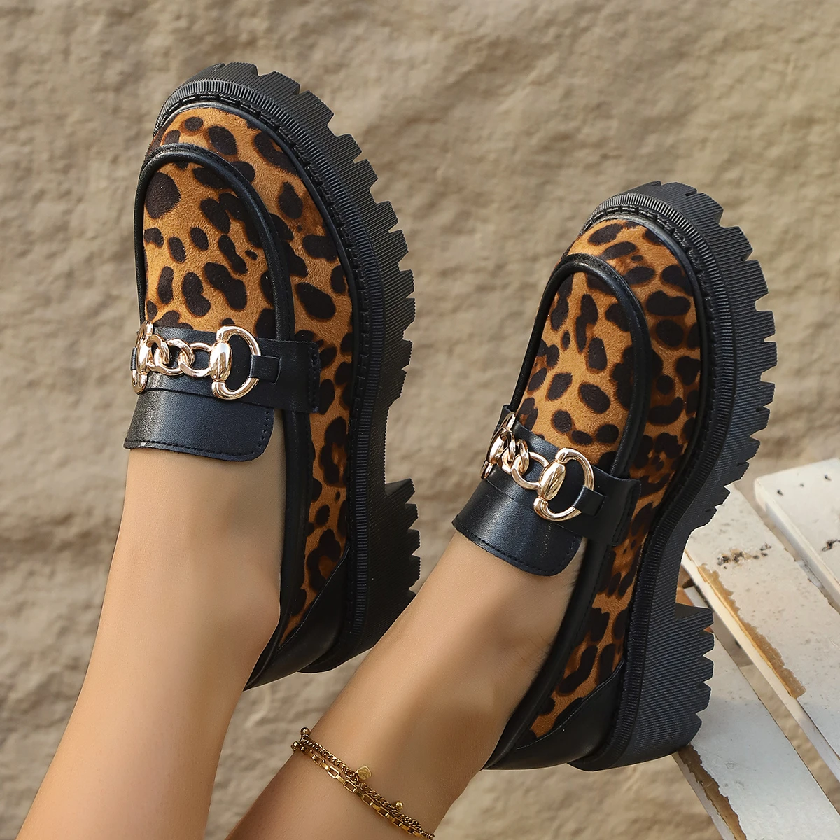 Damenmode Leoparden-Patchwork Slip-on Loafers mit Blockabsatz und Plateau, 2026 Neu, runde Zehenpartie, Freizeitschuhe, Übergröße 42 – Detail 4