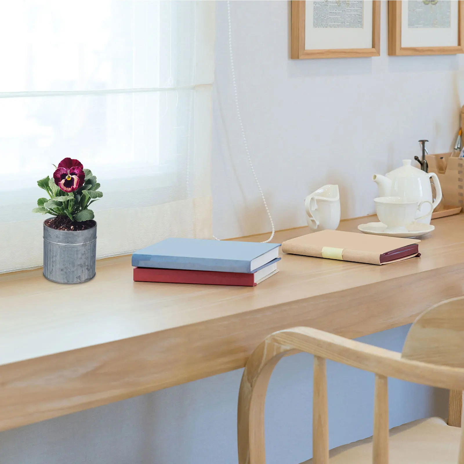 

2Pcs Iron Flower Bucket Creative Design Decorative Flowerpot for Interior Home Office Flower Arrangement