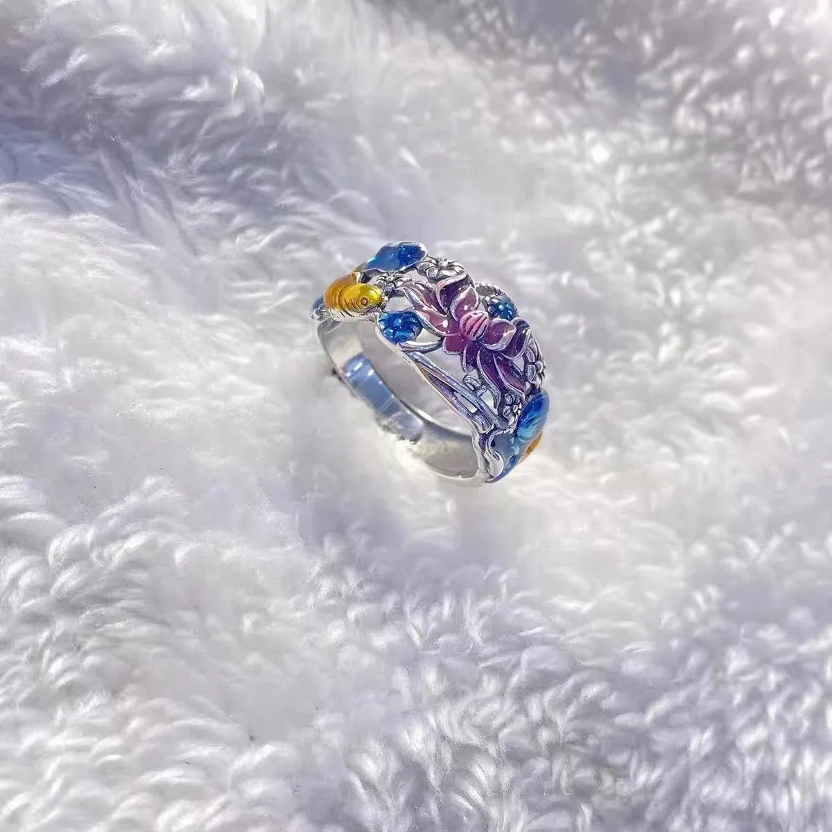 

New Ancient French Ethnic Style Retro Enamel Oil Craftsmanship Shows White Temperament Lotus Ring Classical Literature and Art