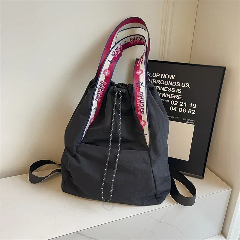 Borsa a tracolla in Nylon con corda solida di grande capacità zaino colorato con tracolla moda 2024 borse di vendita calde per le donne Bolsa