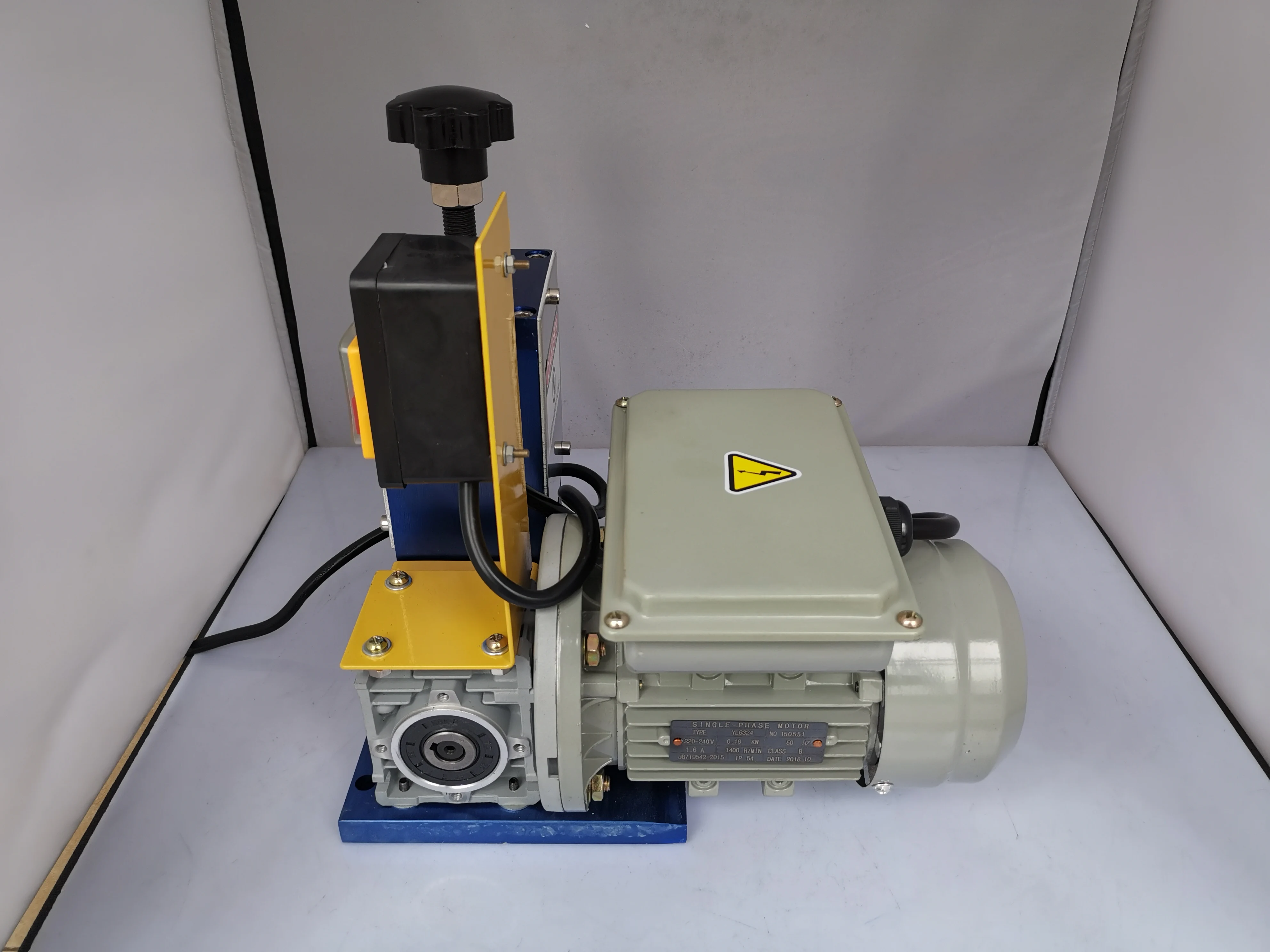 

Portable Powered Electric Wire Stripping Machine, 1.5-25mm diameter Scrap copper wire, cable wire Peeler machine