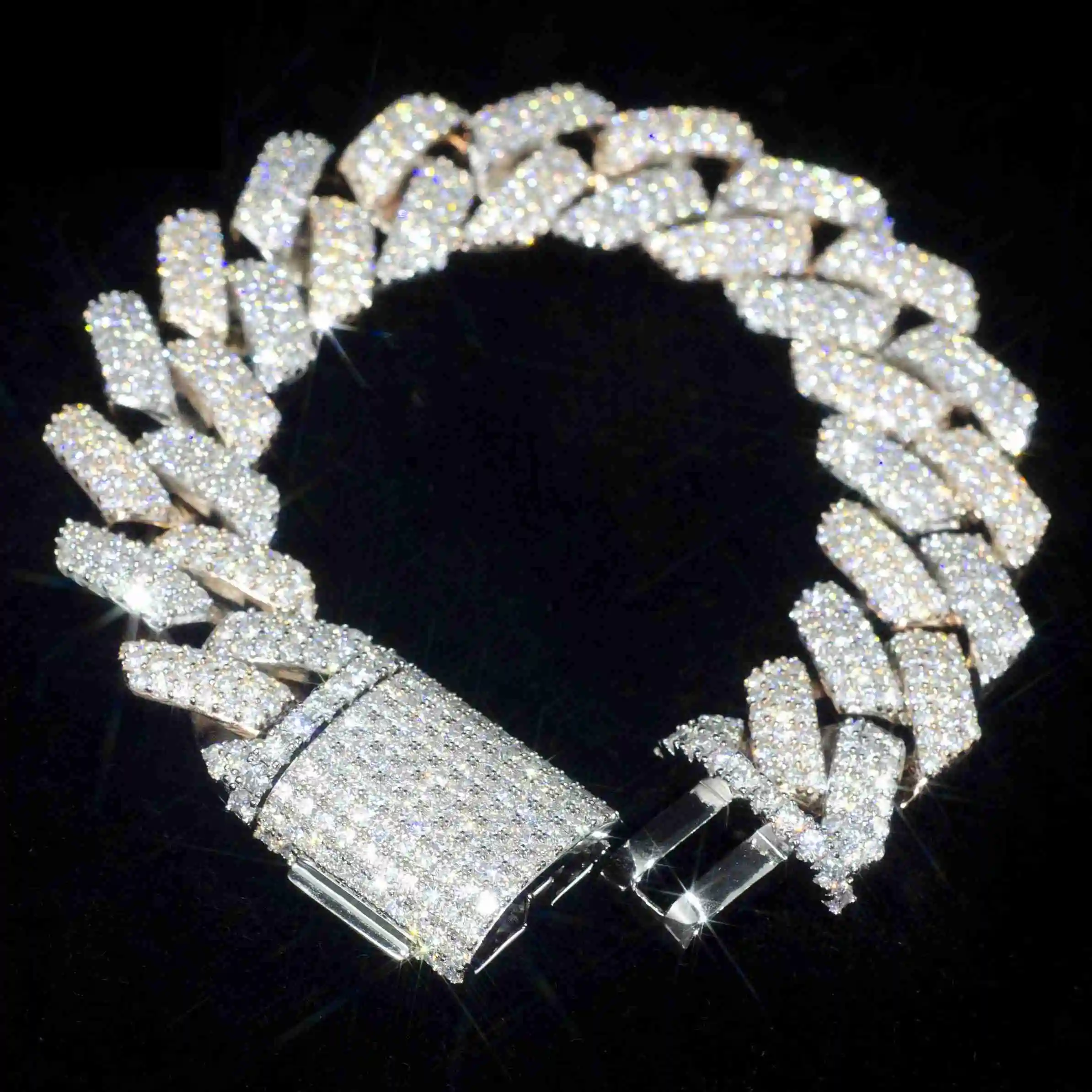 Outlet Factory 20MM 925 Silver Cuban Chain Ice Out Round Brilliant Cut Vvs Moissanite Cuban Link Necklace for Men Women.