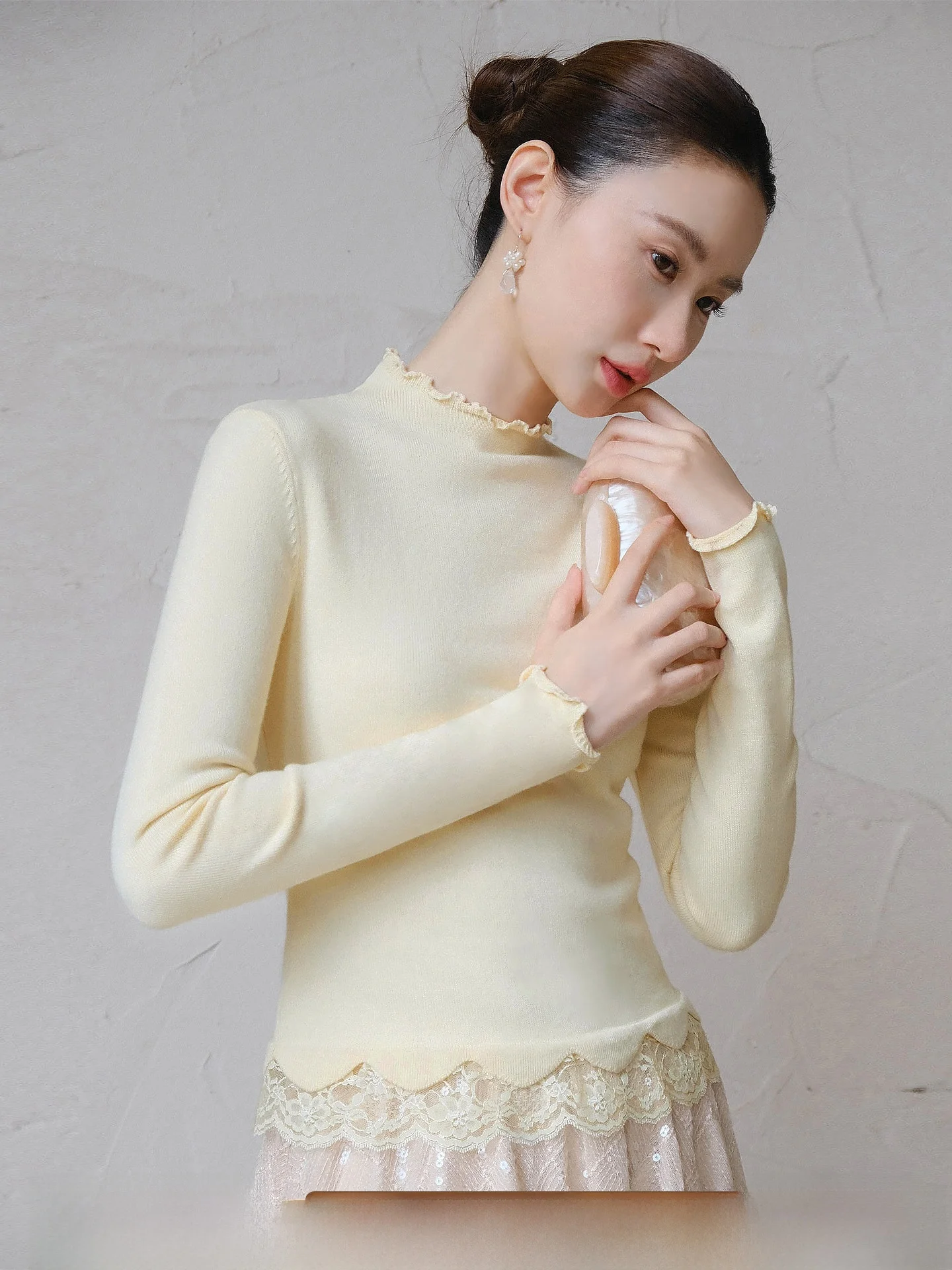 

XXNING Lace Long Sve Base irt Women's Slim Fit Faionable Inner Wear Top French Sle Knitted Sweater for Autumn Winter