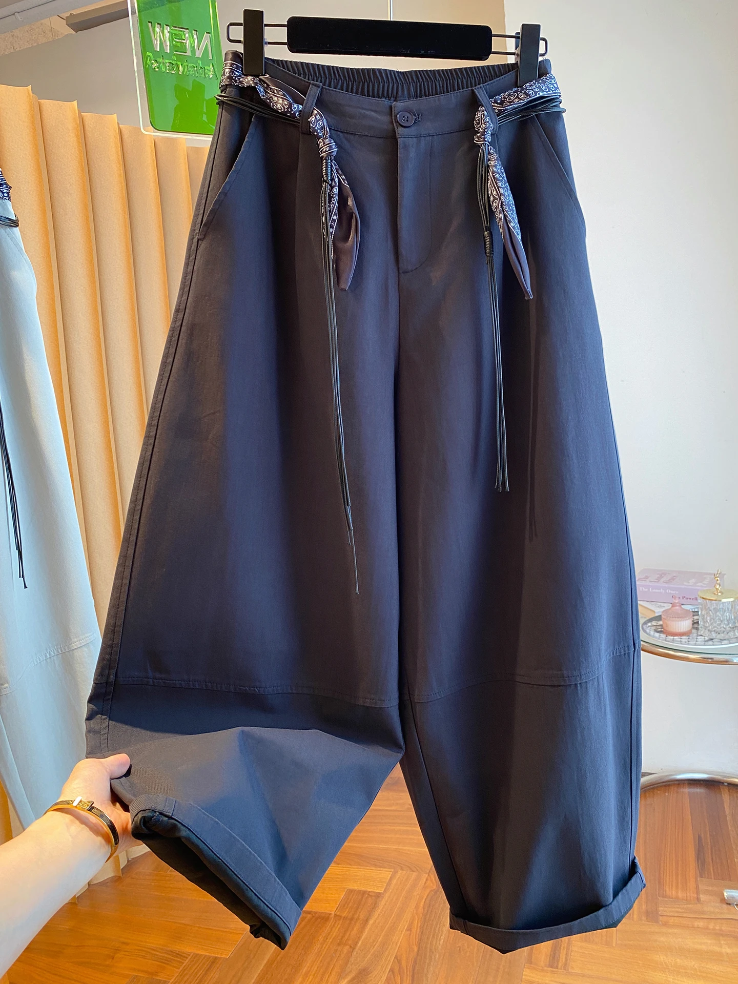 กางเกงผู้หญิงสไตล์ฮิปฮอป ลายตารางจีบพลีท แนววินเทจ มินิมอล ชิค สำหรับฤดูใบไม้ร่วง เหมาะกับสาวๆ นักศึกษา ดูมืออาชีพ มีสไตล์ ซ้อนชั้น ลายตารางพับ ดูเซ็กซี่