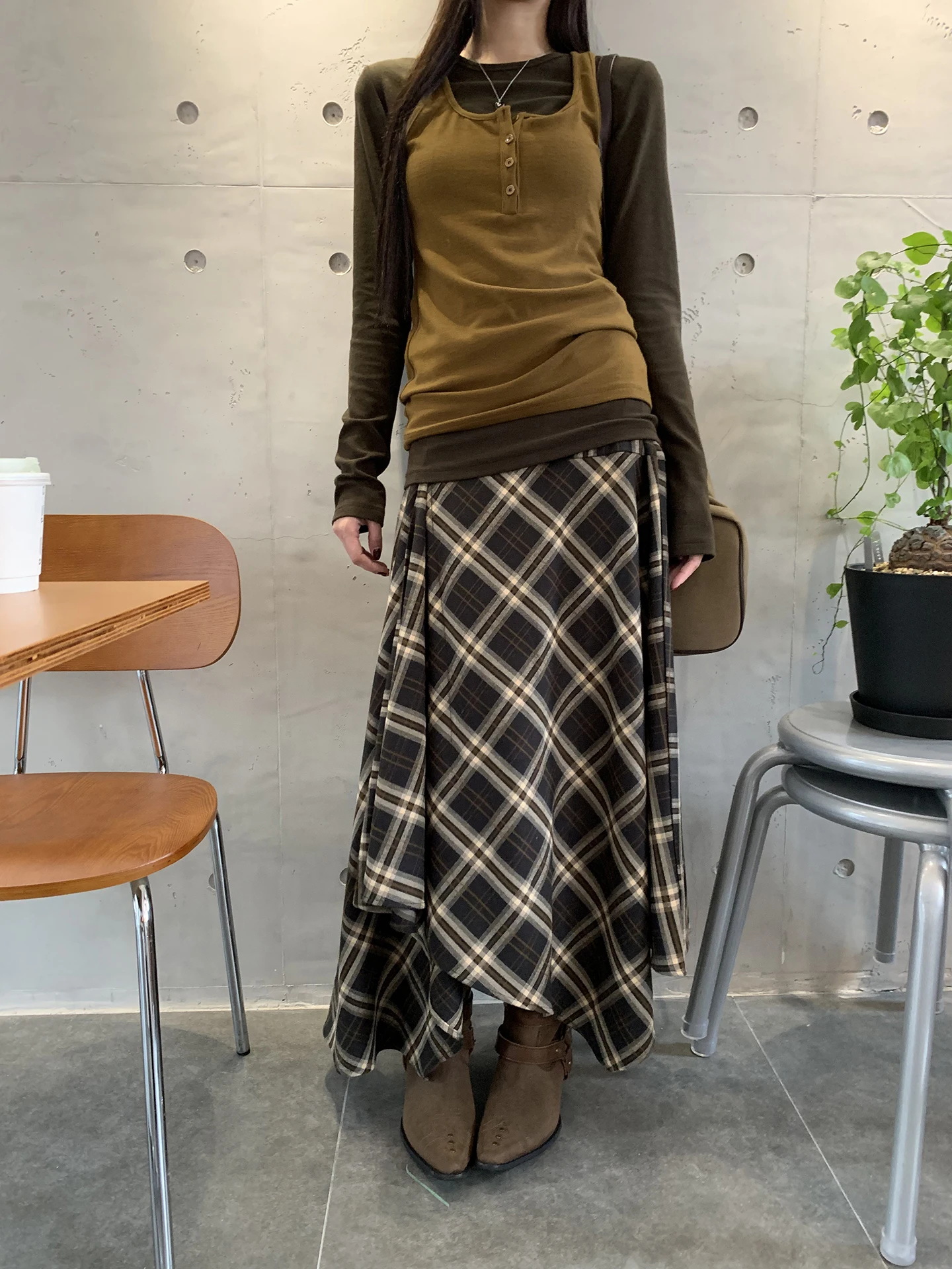 

Модная клетчатая юбка трапециевидной формы в красный горошек, женская осенне-зимняя новая супер красивая асимметричная юбка кофейного цвета