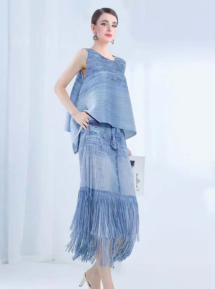 Fashion Summer New Pleated Two Piece Set Women's O Neck Sleevess Tops Vest + High Waist Casual Spliced Tassel Skirt Ladies Suits