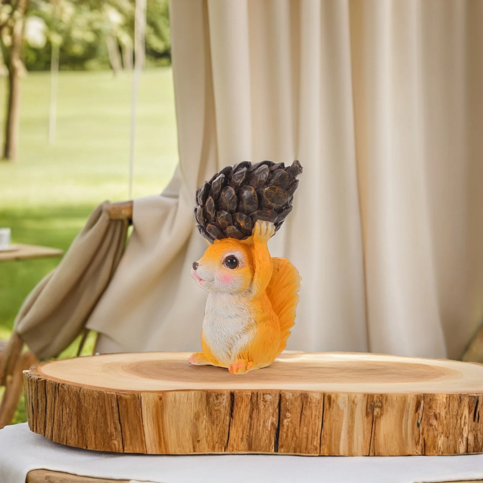 

Outdoor Garden Decoration Resin Squirrel Statue Mini Animal Figurine Lightweight Durable Yard Park Ornament Miniature Simulated