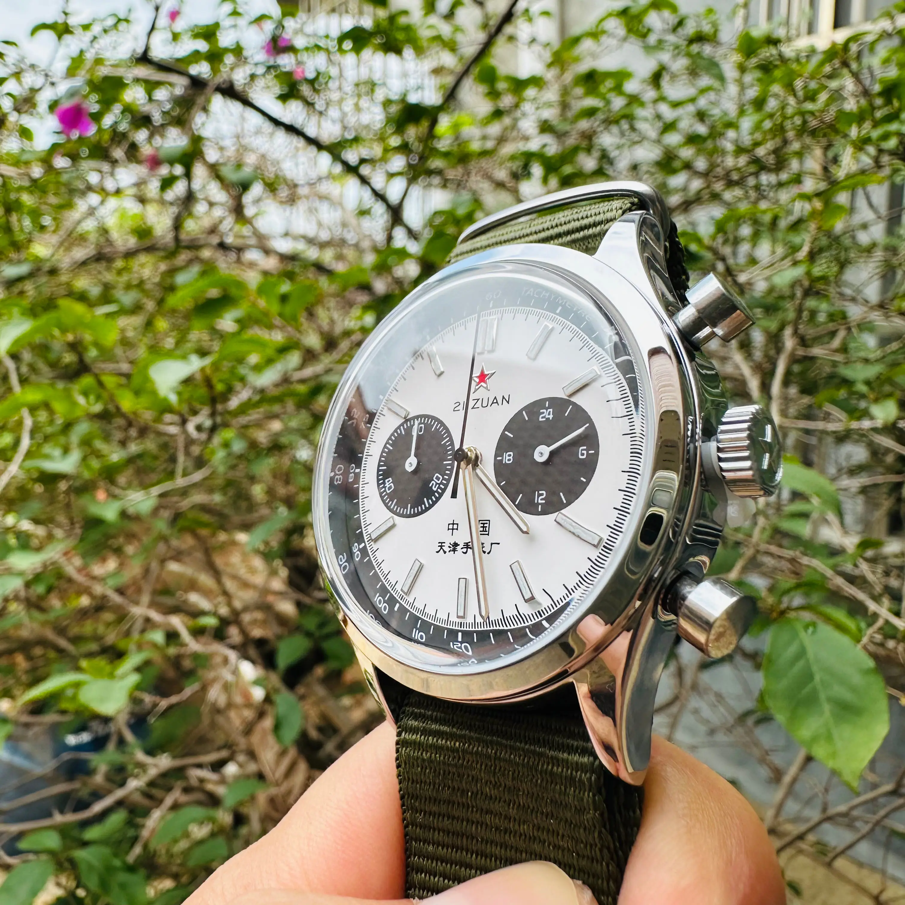 1963 multifunctional chronograph for quartz movement Panda dial men\'s military watch